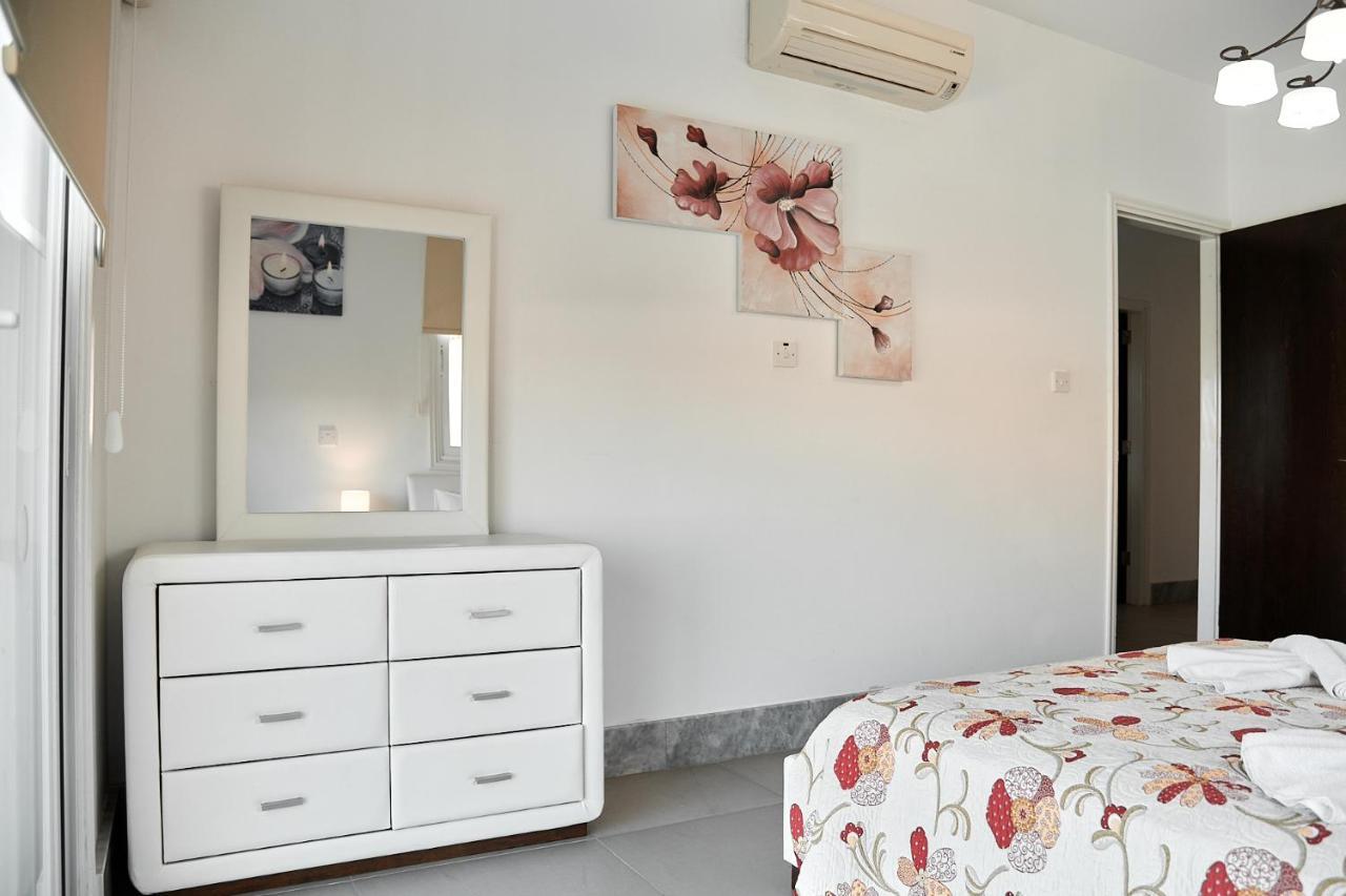 Beach Front Bella Vista By Ezoria Villas Protaras Exterior foto